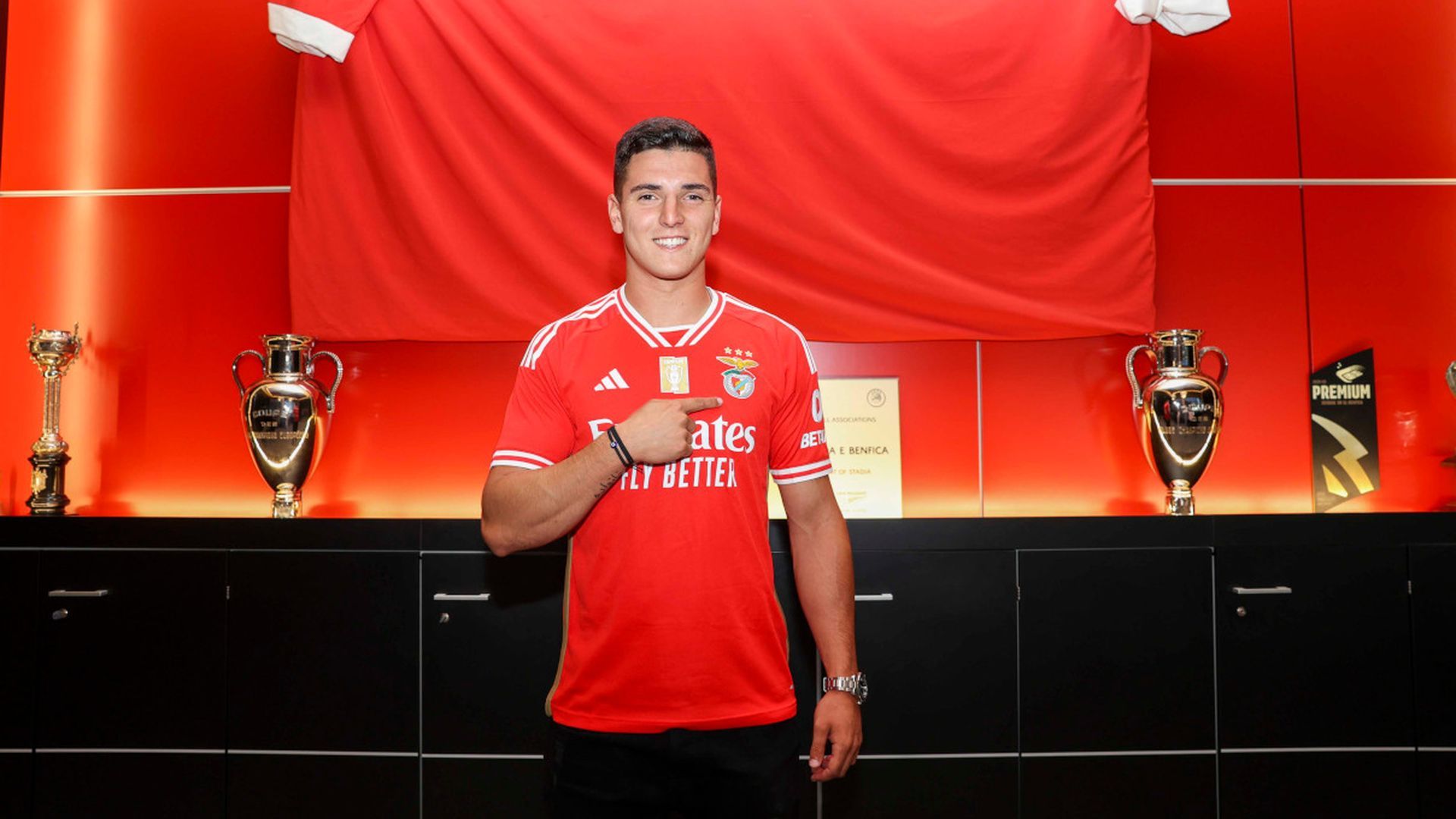 martim_3_newjpg_001.JPG martim_3_newjpg_001.JPG