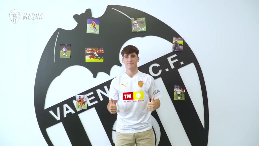 Martín Tejón renueva con el València