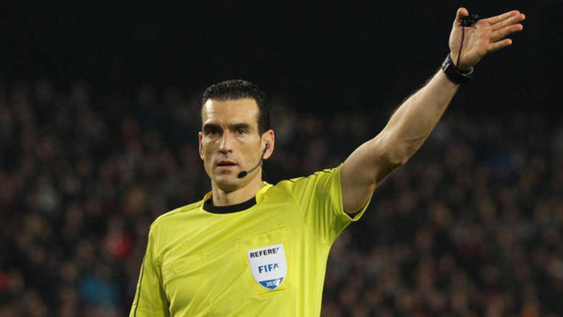martinez_munuera_arbitro_de_la_final_de_copa_athletic_barca_foto_efe_001.jpg