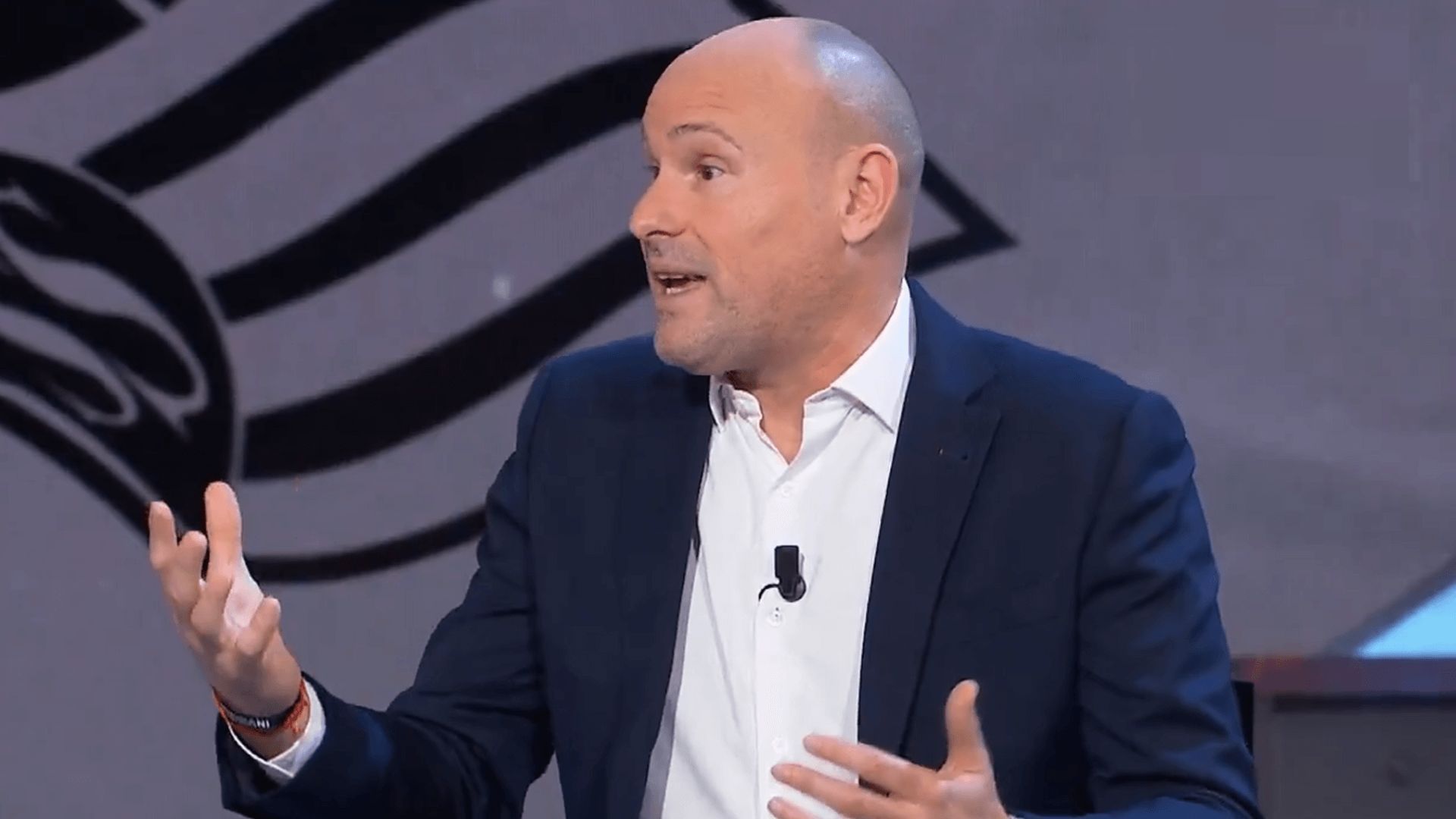 mateu_lahoz_durante_un_programa_en_movistar.png mateu_lahoz_durante_un_programa_en_movistar.png