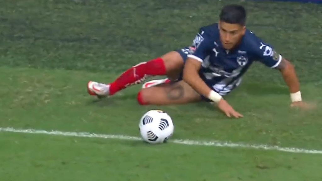 Un 'caño' nunca visto: La increíble acción de Maximiliano Meza en la final de la Concacaf Champions League