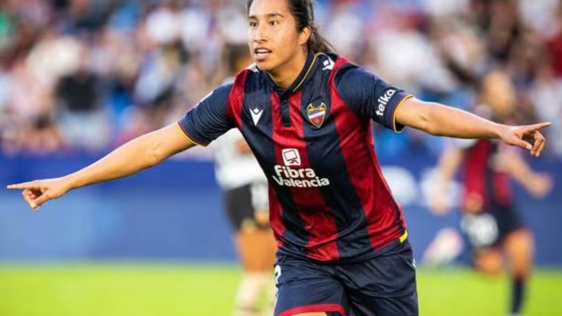 mayra_ramirez_celebra_el_triunfo_ante_el_valencia_cf_femenino_foto_lud.png mayra_ramirez_celebra_el_triunfo_ante_el_valencia_cf_femenino_foto_lud.png