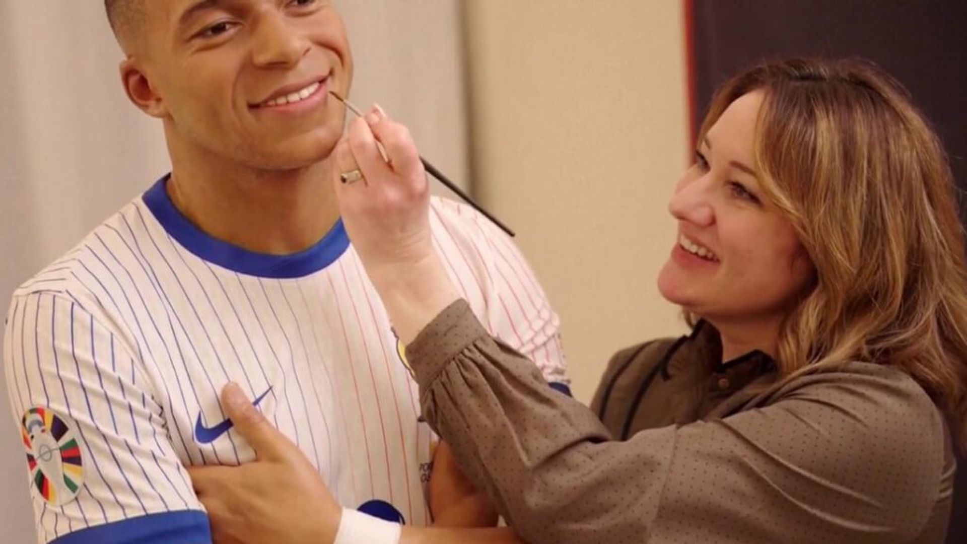 mbacerajpg_001.jpg mbacerajpg_001.jpg