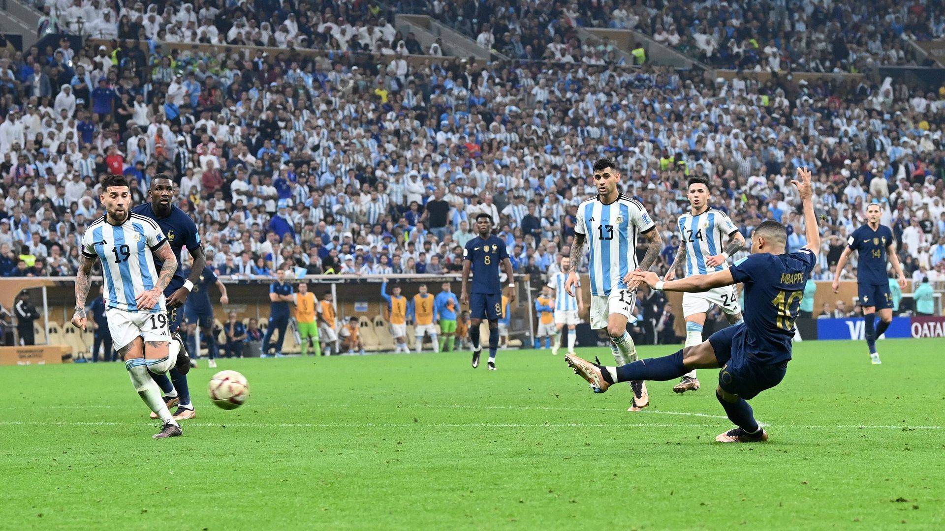 mbappe_remata_para_anotar_en_la_final_del_mundial_foto_cordon_press__001.jpg mbappe_remata_para_anotar_en_la_final_del_mundial_foto_cordon_press__001.jpg