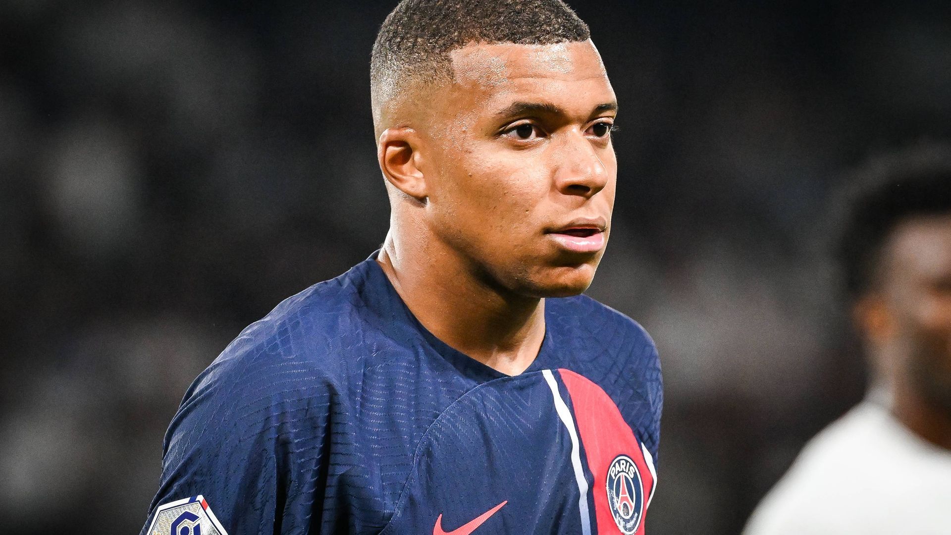 mbappe_ya_no_es_el_que_mas_camisetas_vende_del_psg_un_ex_de_laliga_le_supera_en_numero.jpg mbappe_ya_no_es_el_que_mas_camisetas_vende_del_psg_un_ex_de_laliga_le_supera_en_numero.jpg
