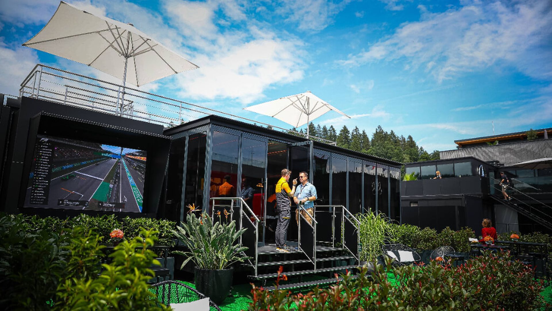 mclaren.jpg mclaren.jpg