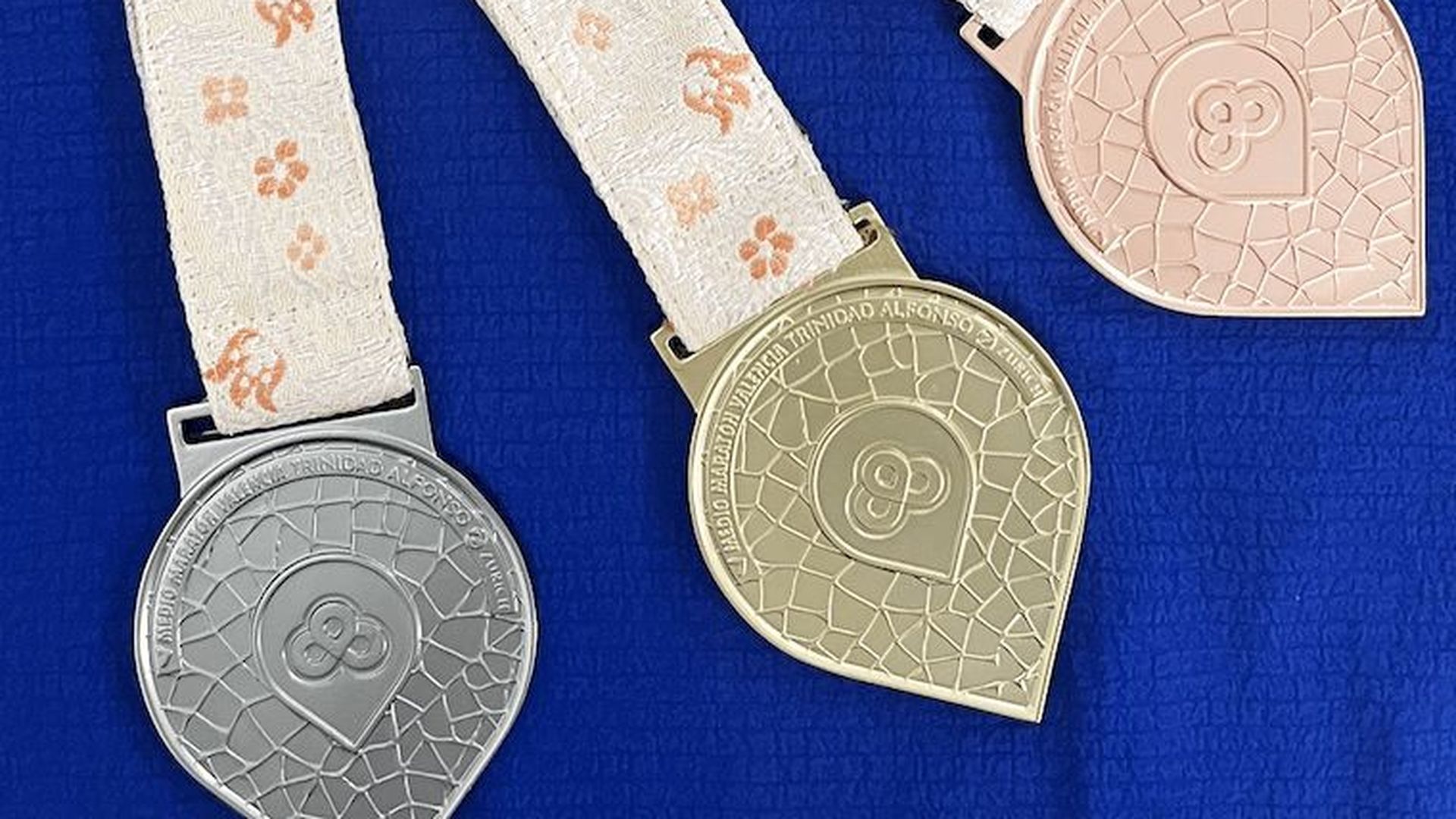 medallas_del_maraton_y_medio_maraton_002.png