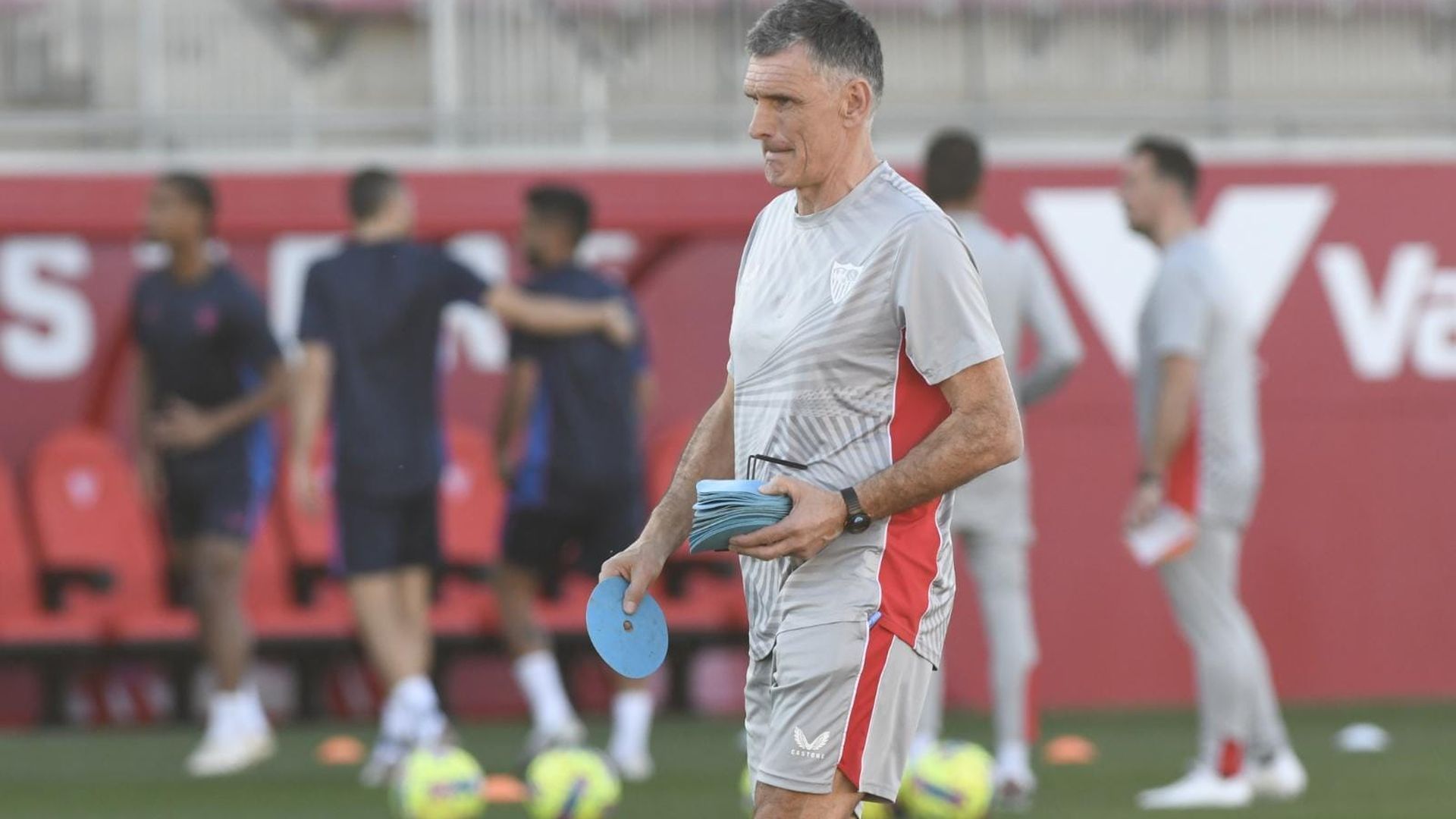 mendilibar_en_su_primer_entrenamiento_con_el_sevilla_fc_foto_kiko__hurtado_002.jpeg