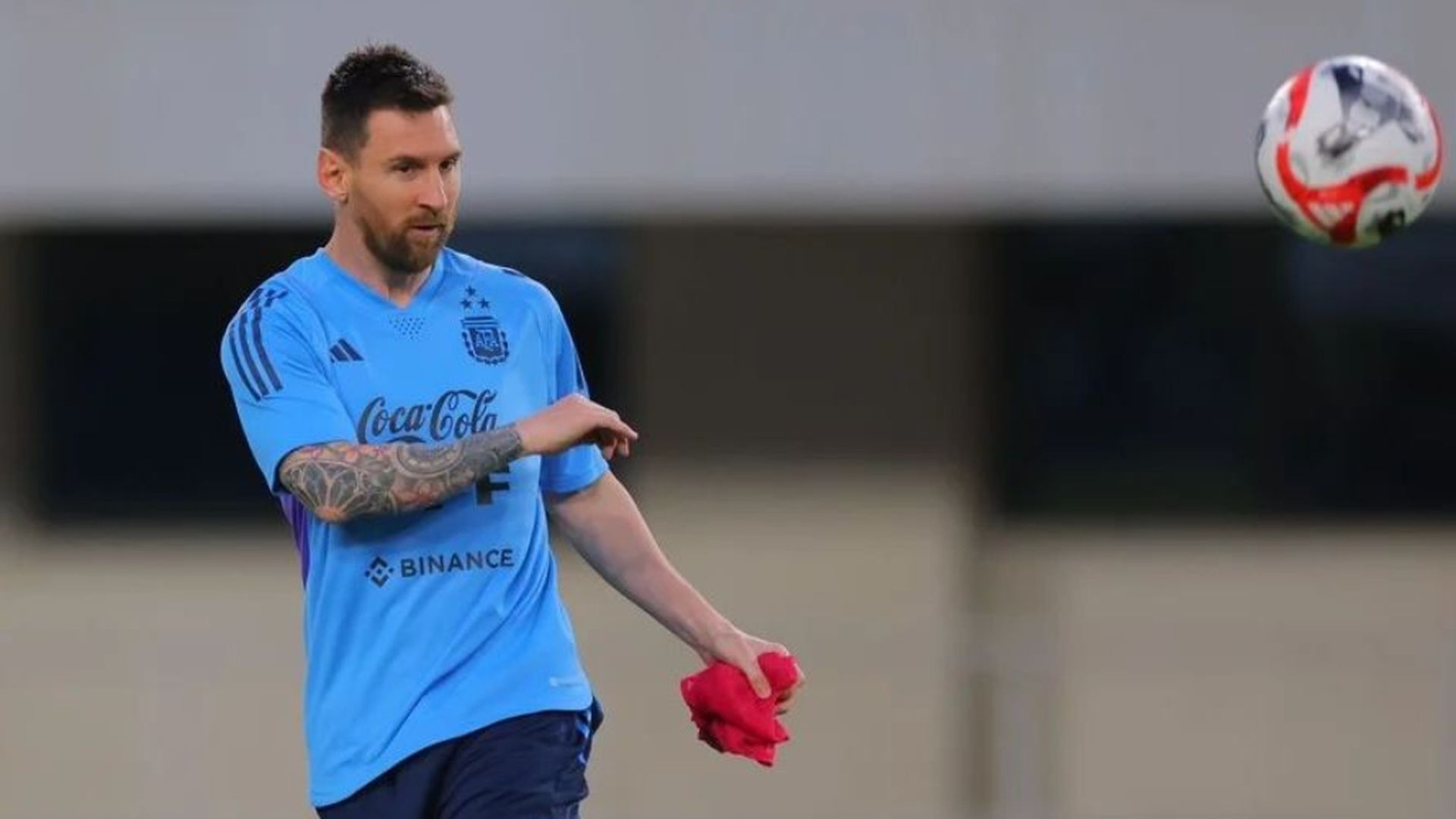 messi_entrenando_con_argentina_en_china.jpg messi_entrenando_con_argentina_en_china.jpg