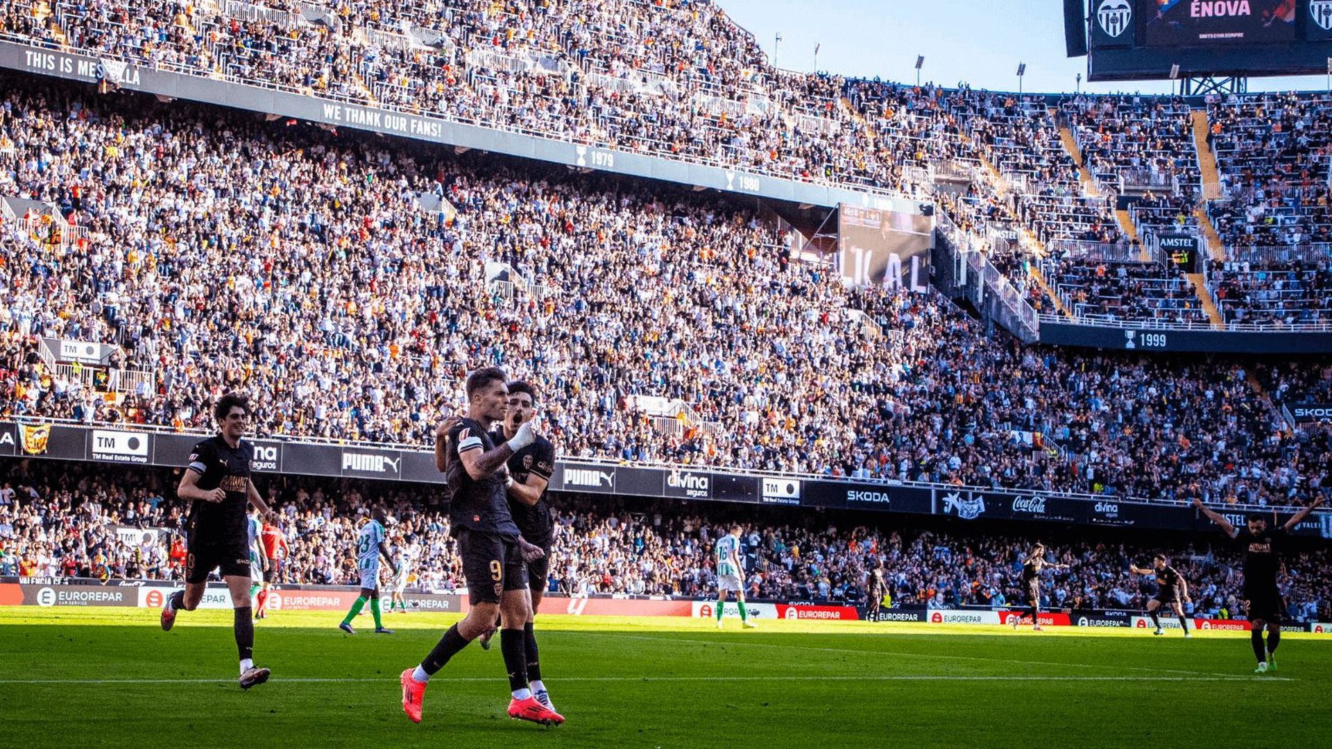 mestalla_celebra_un_gol_001.png mestalla_celebra_un_gol_001.png