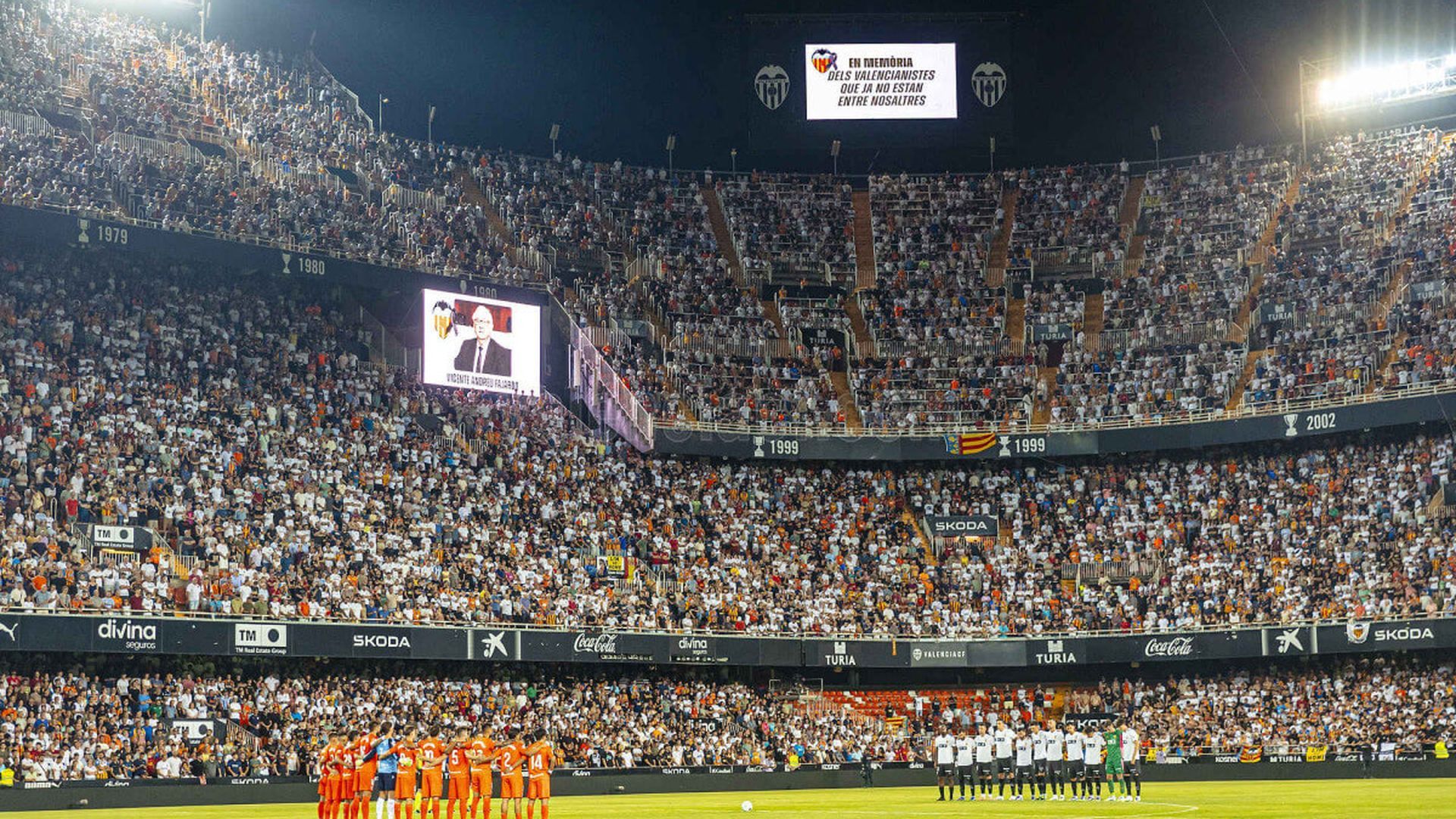 mestalla_lleno_ante_la_real_sociedad_foto_valencia_cf_001.jpg