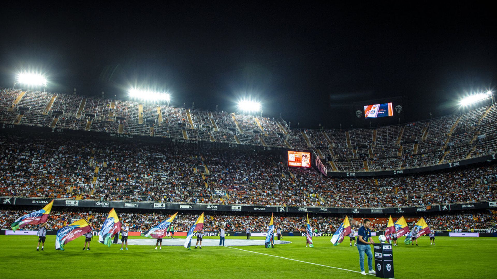 mestalla_lleno_de_noche_foto_valencia_cf.jpg mestalla_lleno_de_noche_foto_valencia_cf.jpg