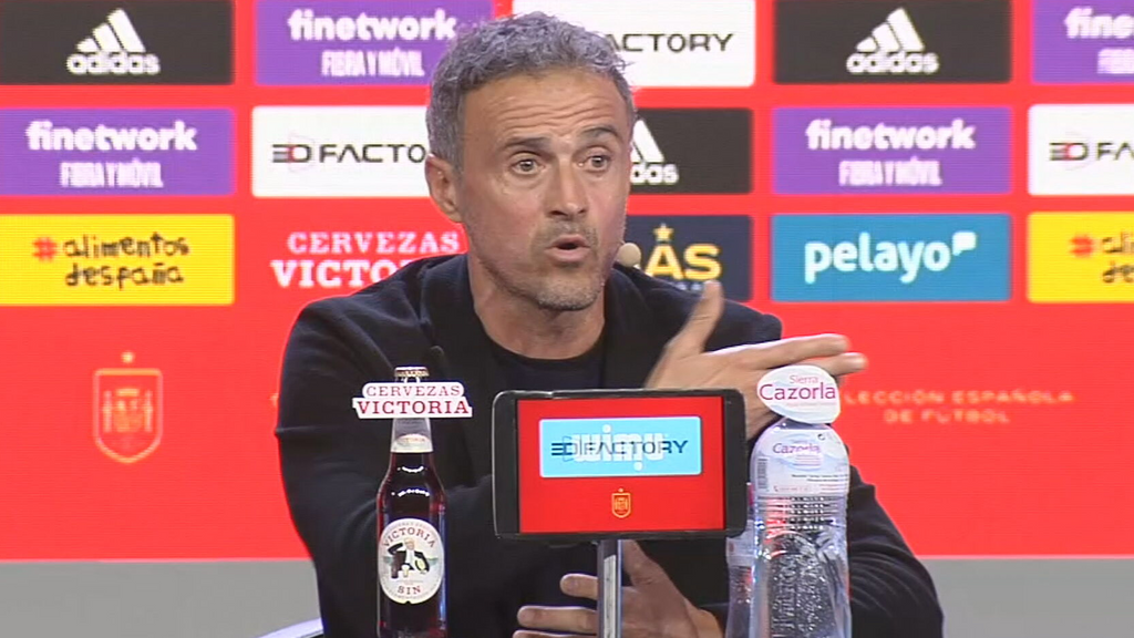 El Betis lanza un mensaje a Luis Enrique y su convocatoria: cariño a Canales y Borja Iglesias