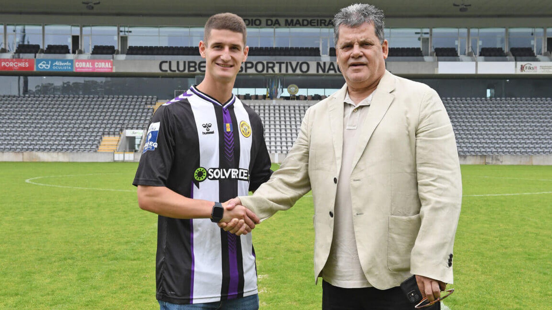miguel_baeza_nuevo_jugador_del_nacional_de_madeira_foto_nacional_de_madeira.jpg miguel_baeza_nuevo_jugador_del_nacional_de_madeira_foto_nacional_de_madeira.jpg