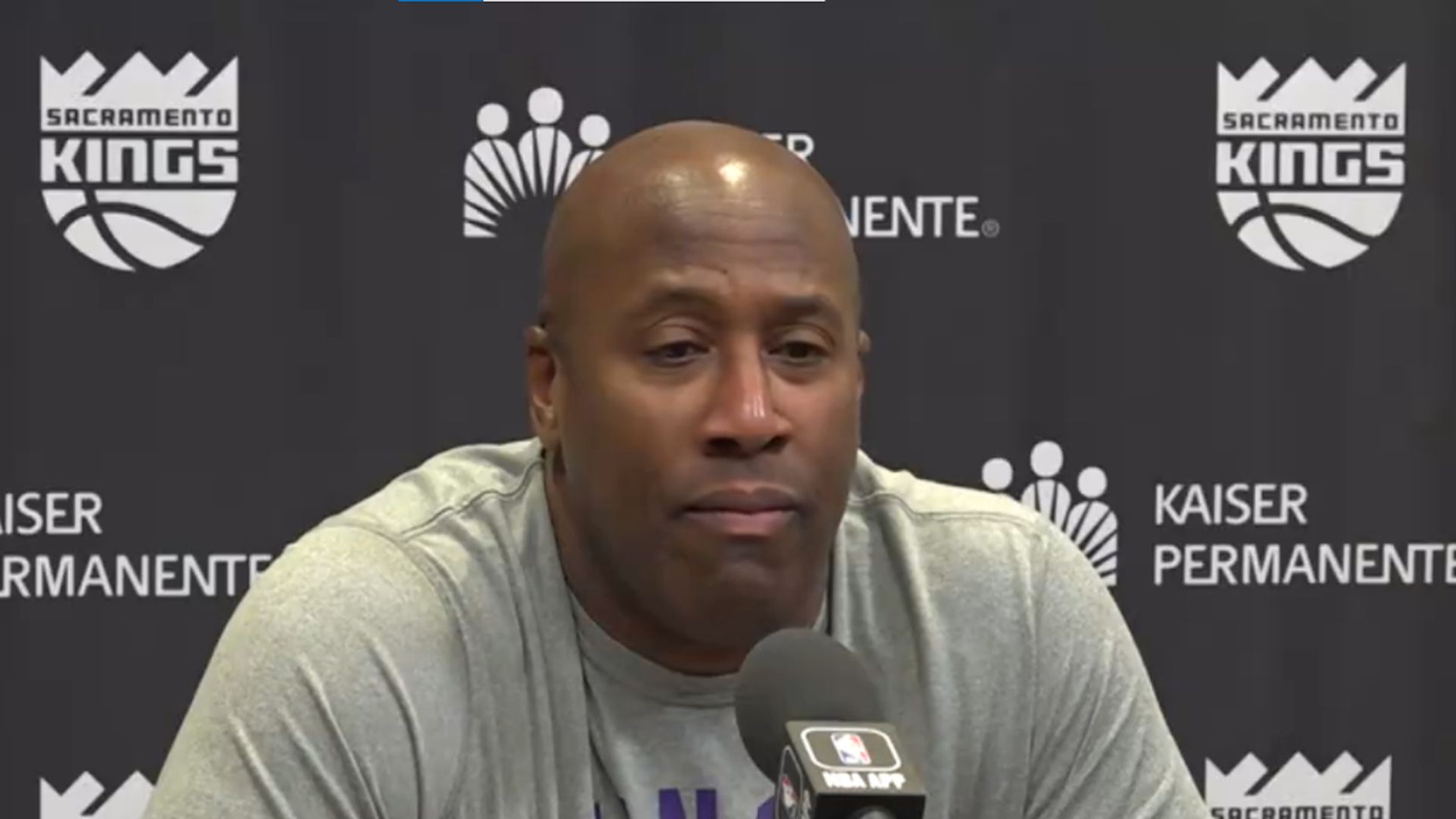 mike_brown_entrenador_de_los_sacramento_kings_reflexiona_sobre_los_tiroteos_en_esatdos.jpg