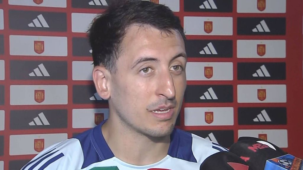 Mikel Oyarzabal deja la elección a Luis de la Fuente tras su hat-trick