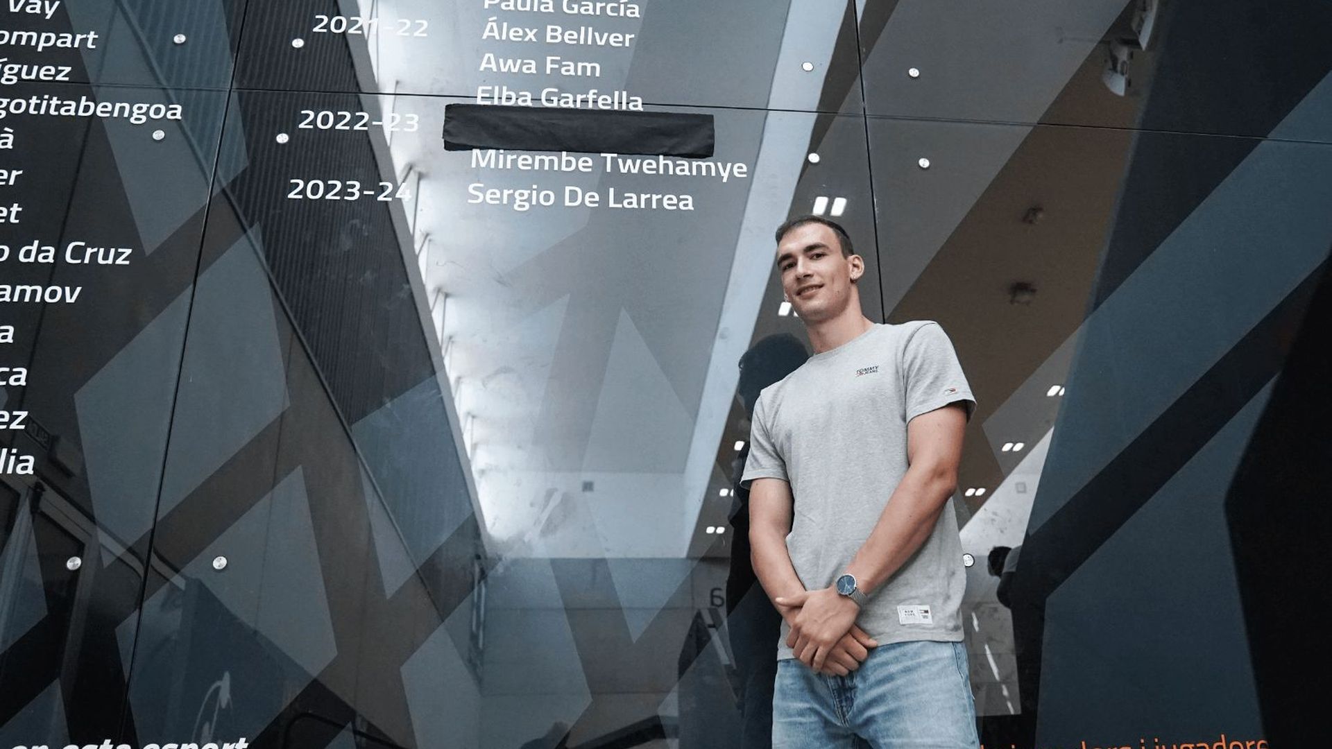 millan_jimenez_ingresa_en_el_mur_dels_somnis.png millan_jimenez_ingresa_en_el_mur_dels_somnis.png