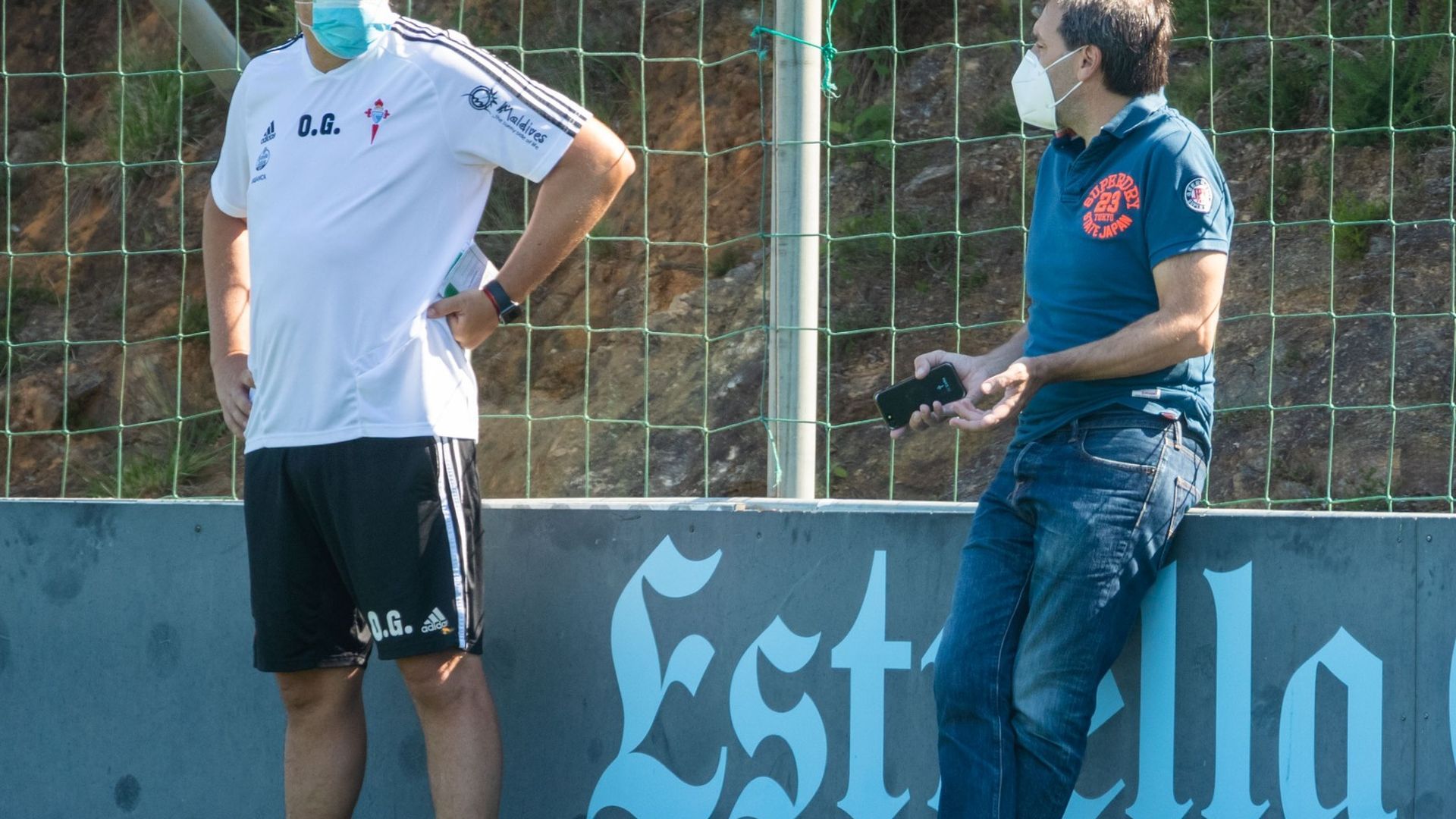 minambres_y_oscar_garcia_charlan_durante_el_entrenamiento_del_celta_foto_rccv_001.jpeg