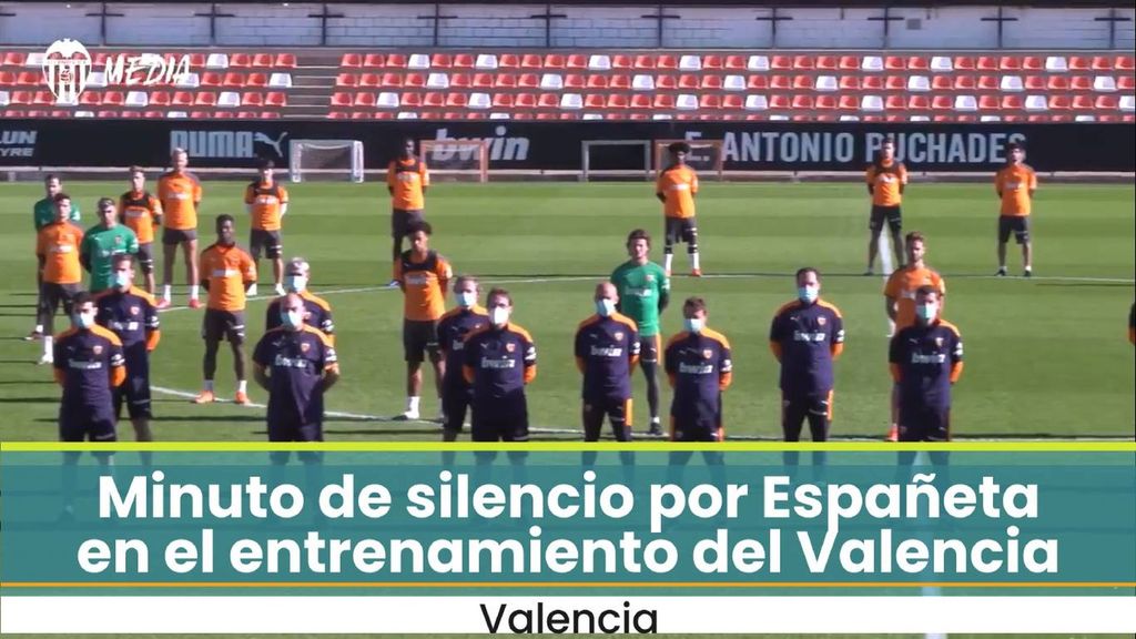 El impactante minuto de silencio en el Valencia por Españeta
