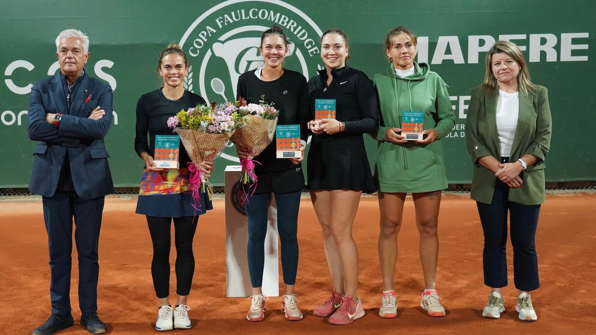 mitu_y_grammatikopoulou_conquistan_el_dobles_de_la_copa_faulcombridge_001.JPG mitu_y_grammatikopoulou_conquistan_el_dobles_de_la_copa_faulcombridge_001.JPG