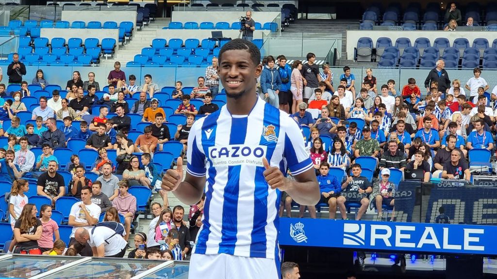 Mucha expectación en la presentación de Ali Cho en el Reale Arena