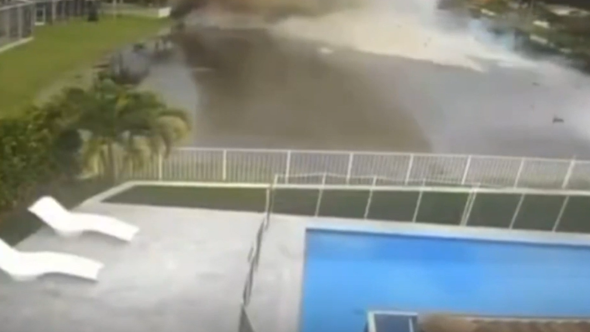 Momento del impacto del avión