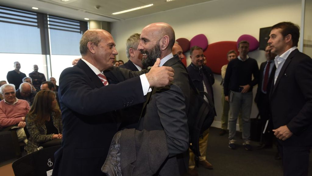 Monchi, Del Nido y Castro, en la presentación del libro Nunca se rinde, el club que aprendió a ganar