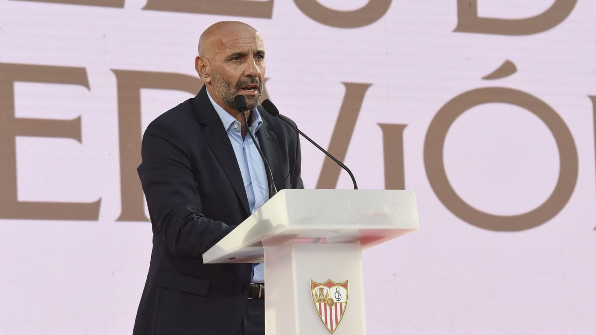 monchi_en_el_homenaje_a_los_fieles_de_nervion_foto_kiko_hurtado_001.jpeg monchi_en_el_homenaje_a_los_fieles_de_nervion_foto_kiko_hurtado_001.jpeg