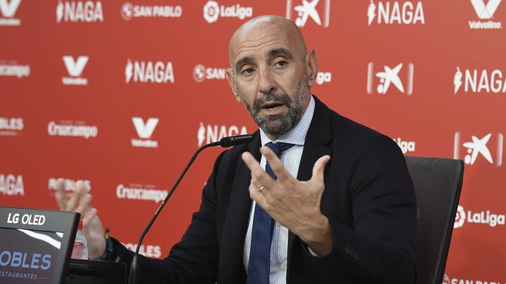 Monchi sobre las posibles salidas: "En las últimas horas creo que habrá movimientos"
