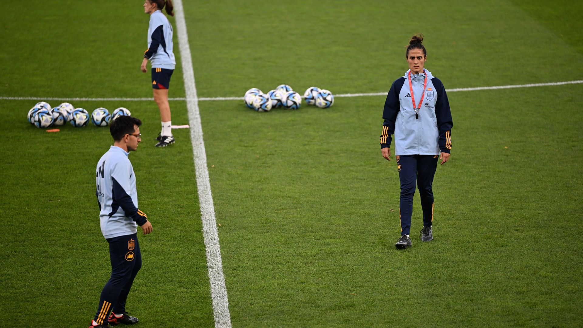 montse_tome_en_un_entrenamiento_de_la_seleccion_femenina_001.jpeg montse_tome_en_un_entrenamiento_de_la_seleccion_femenina_001.jpeg