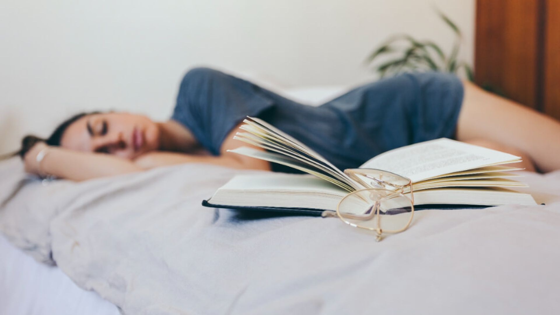 mujer_dormidajpg.jpg mujer_dormidajpg.jpg