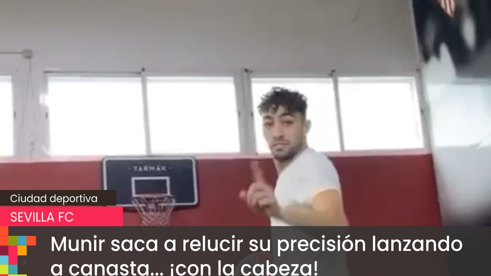 munir_celebra_su_canasta_con_la_cabeza_001.jpg munir_celebra_su_canasta_con_la_cabeza_001.jpg