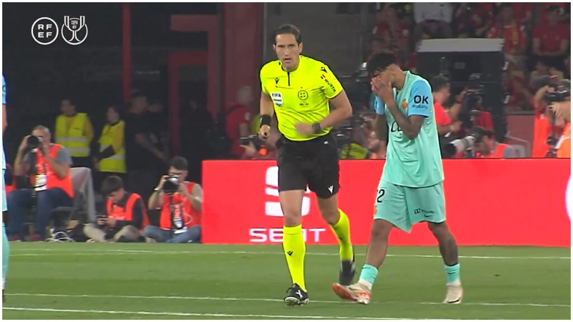 munuera_montero_durante_la_final_de_copa_del_rey.jpg munuera_montero_durante_la_final_de_copa_del_rey.jpg