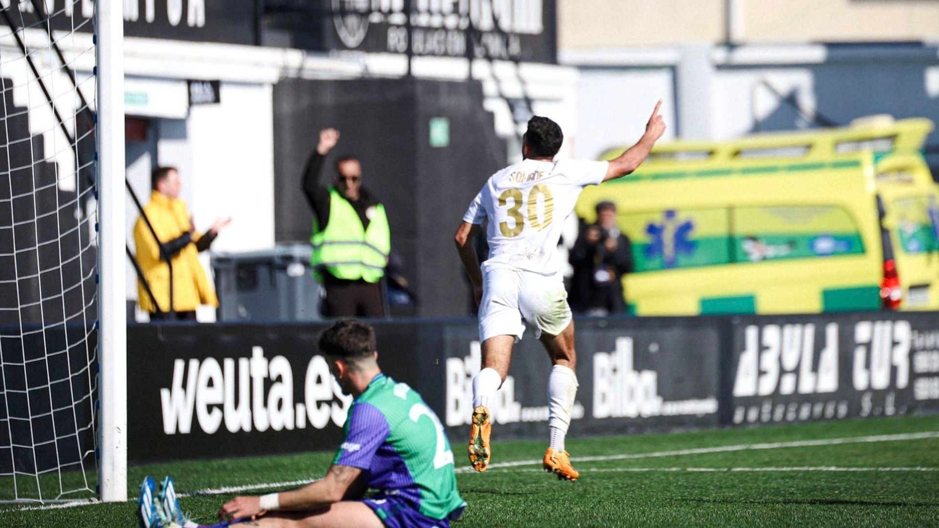 murillo_en_el_suelo_tras_el_segundo_gol_del_ceuta_obra_de_sofiane_ad_ceuta_001.png murillo_en_el_suelo_tras_el_segundo_gol_del_ceuta_obra_de_sofiane_ad_ceuta_001.png