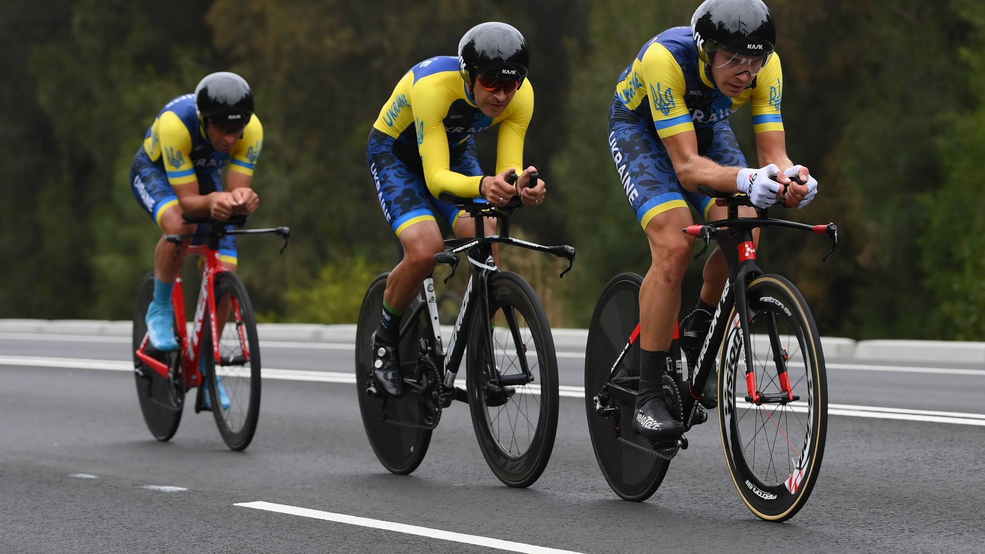 mykhaylo_kononenko_en_una_competicion_de_ciclismo_con_su_equipo_foto_cordon_press_001.jpg