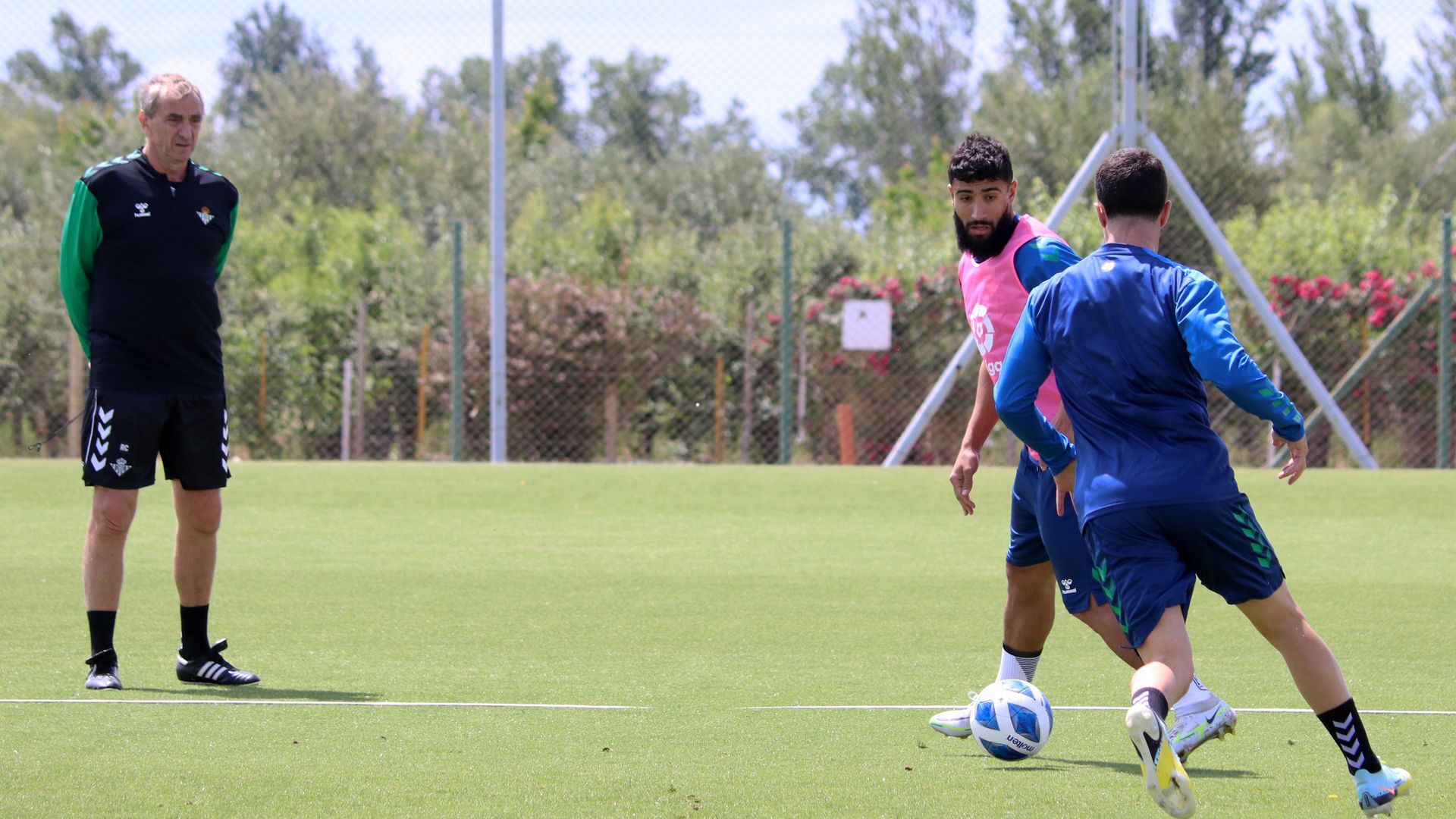nabil_fekir_en_el_entrenamiento_foto_rbb.JPG