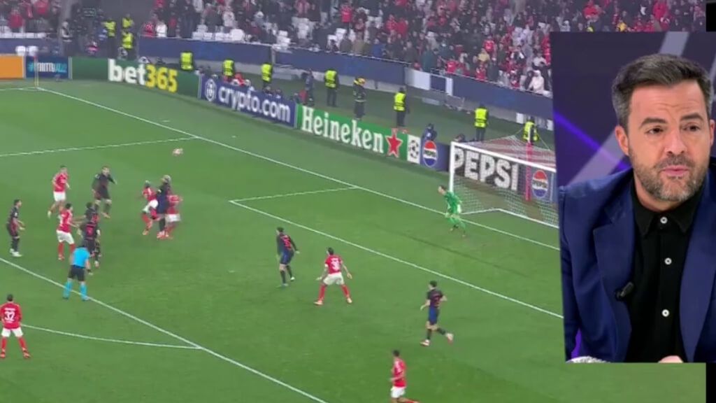 Nacho Peña y Rubén Uría ven penalti al Benfica en la última acción del partido antes del gol de Raphinha