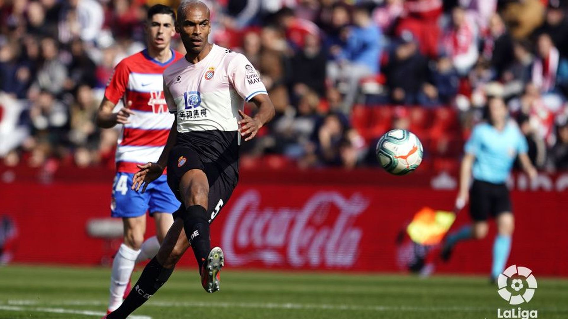 naldo_golpea_un_balon_durante_el_granada_espanyol_foto_laliga__001.jpeg
