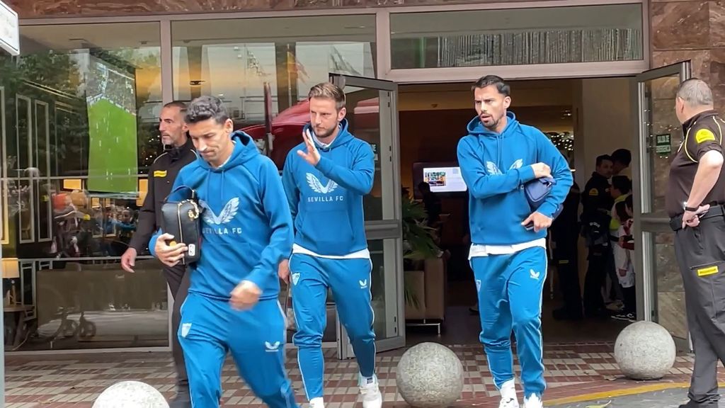 Sevilla-Getafe: El Sevilla sale de su hotel de concentración para dirigirse al Sánchez Pizjuán