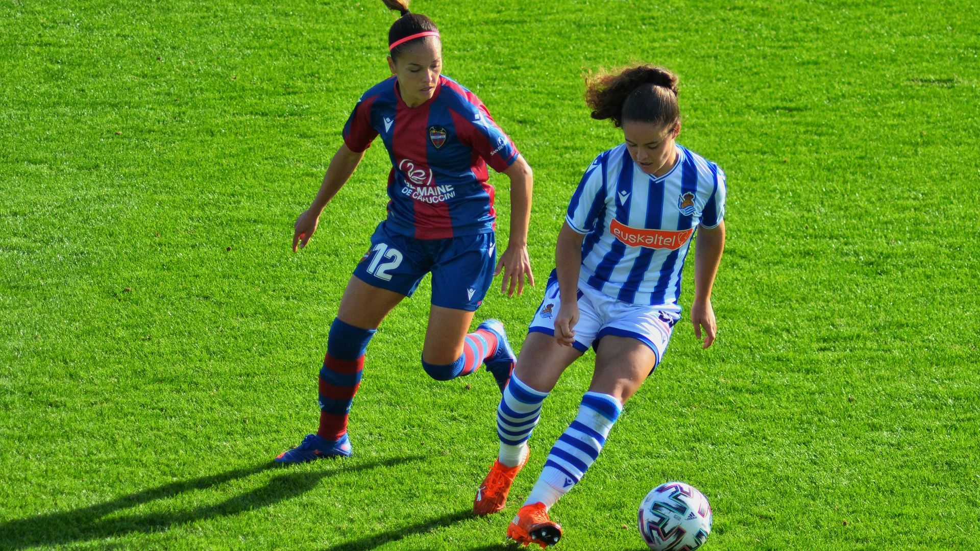 nerea_eizagirre_en_el_partido_contra_el_levante_foto_giovanni_batista.JPG