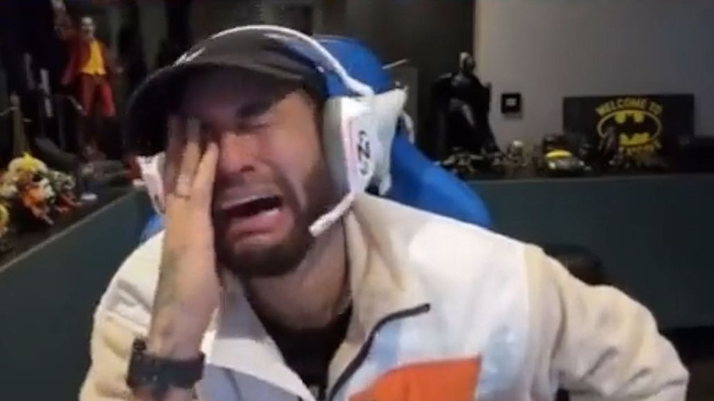 (Mediaset) Neymar pierde un millón de euros jugando al póker online y se echa a reír