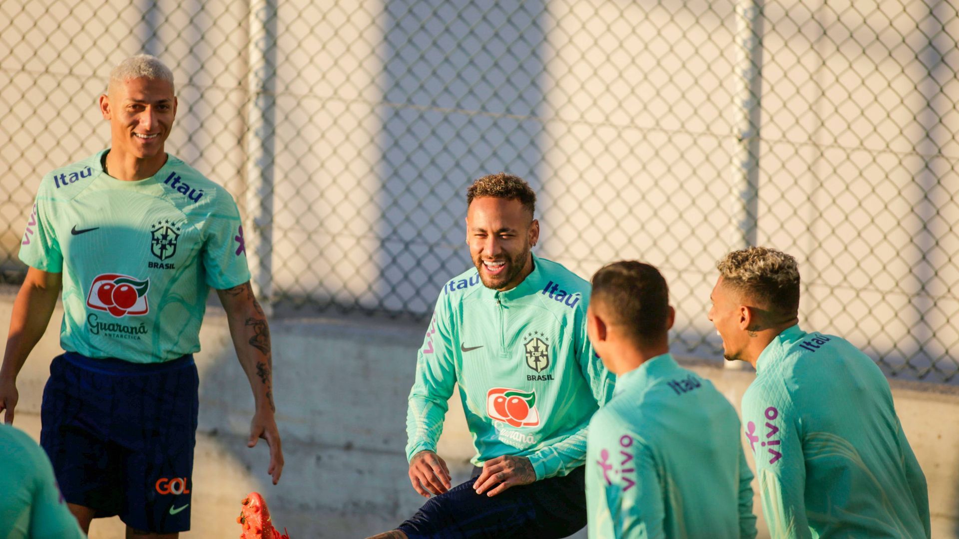 neymar_y_richarlison_en_un_entrenamiento_de_brasil_foto_cordon_press__001.jpg