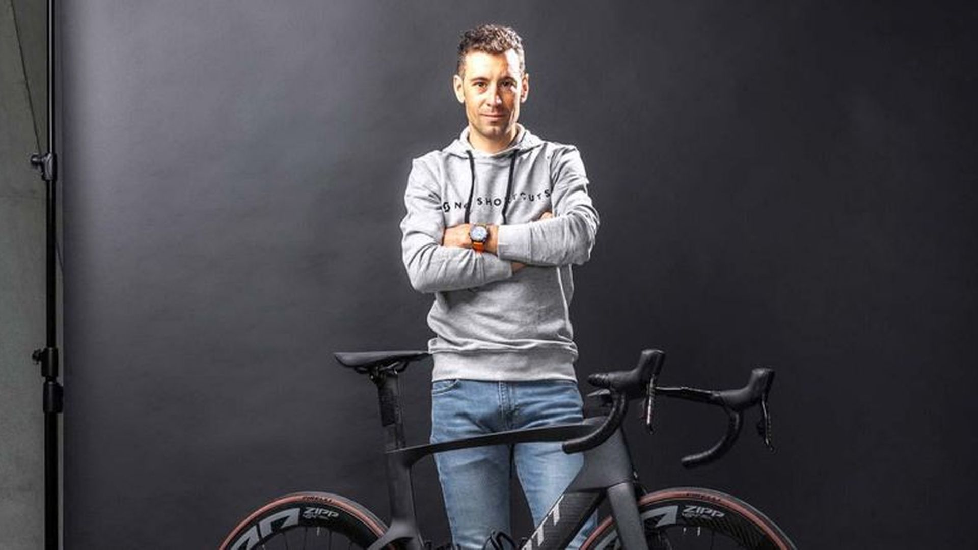 nibali_posando_para_la_organizacion_del_andalucia_bike_race_foto_redes_sociales_andalu_001.png nibali_posando_para_la_organizacion_del_andalucia_bike_race_foto_redes_sociales_andalu_001.png