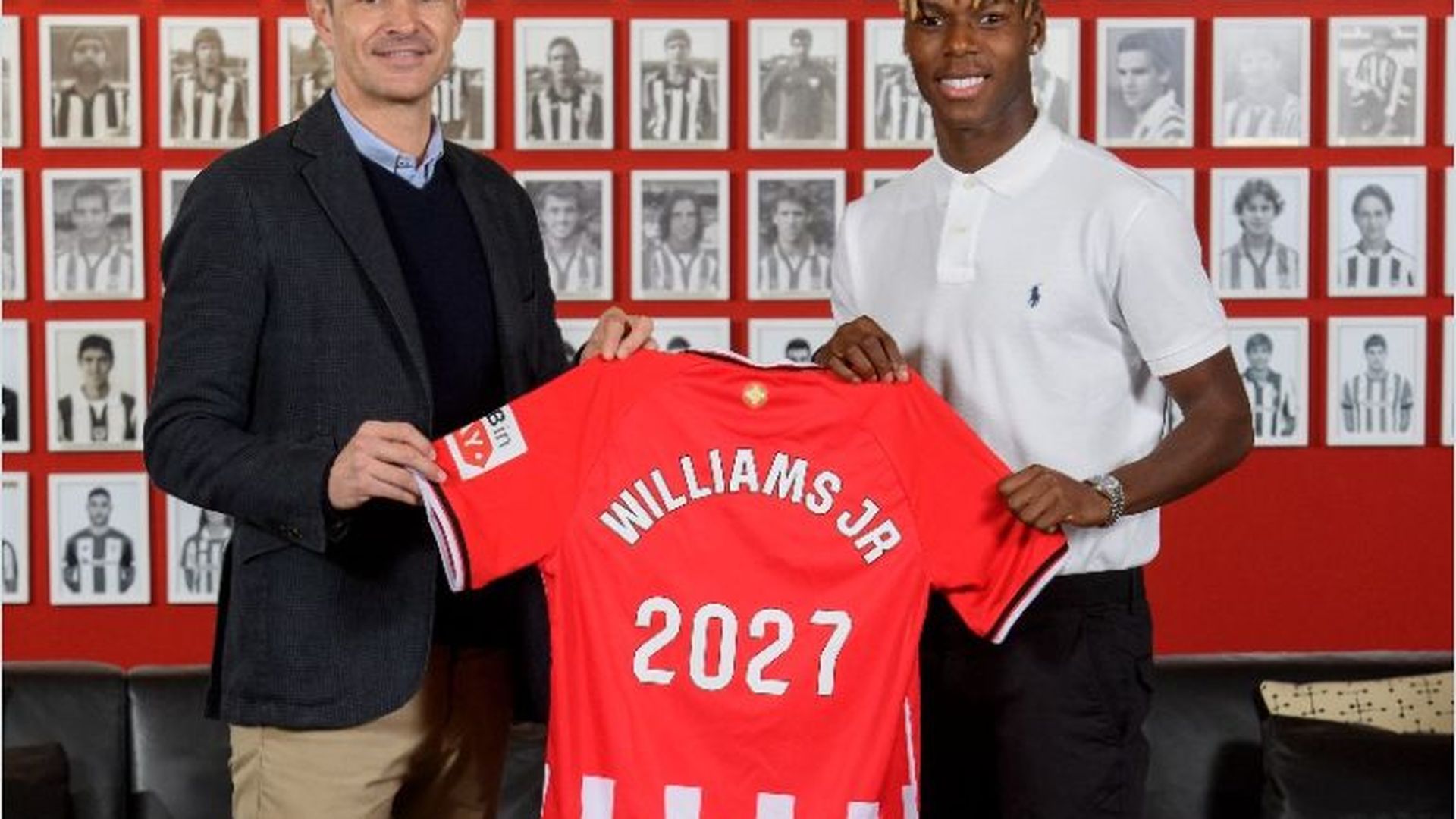 nico_williams_junto_a_jon_uriarte_tras_renovar_con_el_athletic_001.PNG nico_williams_junto_a_jon_uriarte_tras_renovar_con_el_athletic_001.PNG