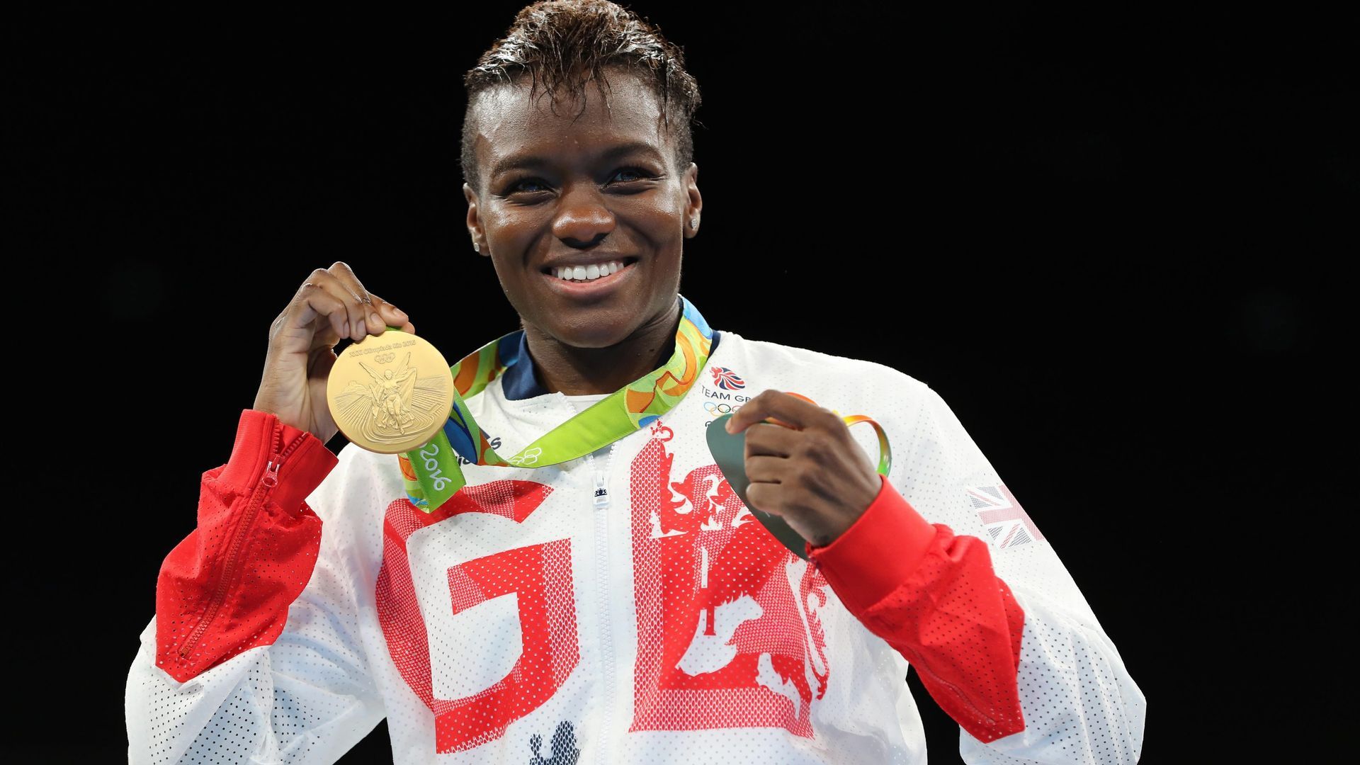 nicola_adams_posando_con_su_medalla_de_oro_en_los_juegos_olimpicos_de_rio__2016_foto_c_001.jpg nicola_adams_posando_con_su_medalla_de_oro_en_los_juegos_olimpicos_de_rio__2016_foto_c_001.jpg