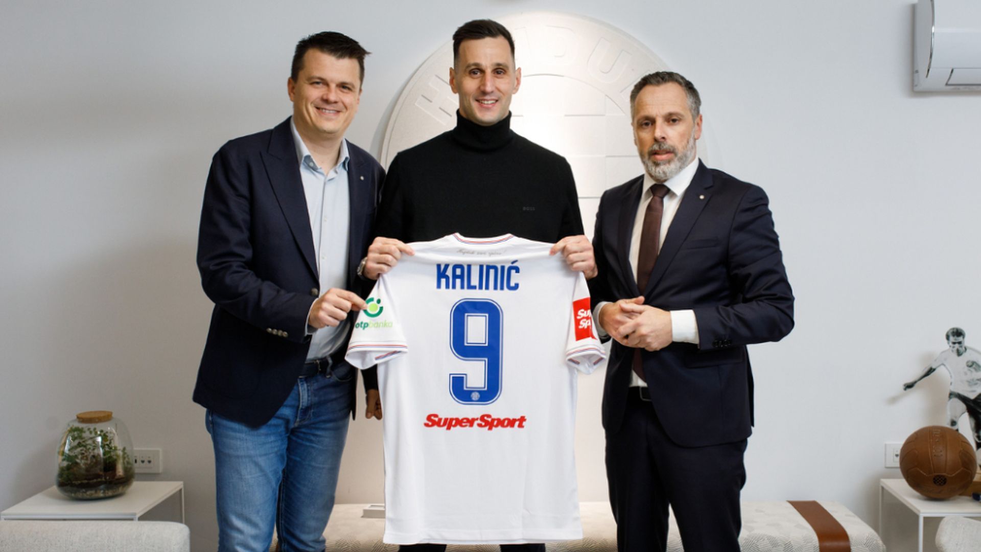 nikola_kalini___en_su_presentacion_con_el_hajduk_split_fuente__hajduk.jpg
