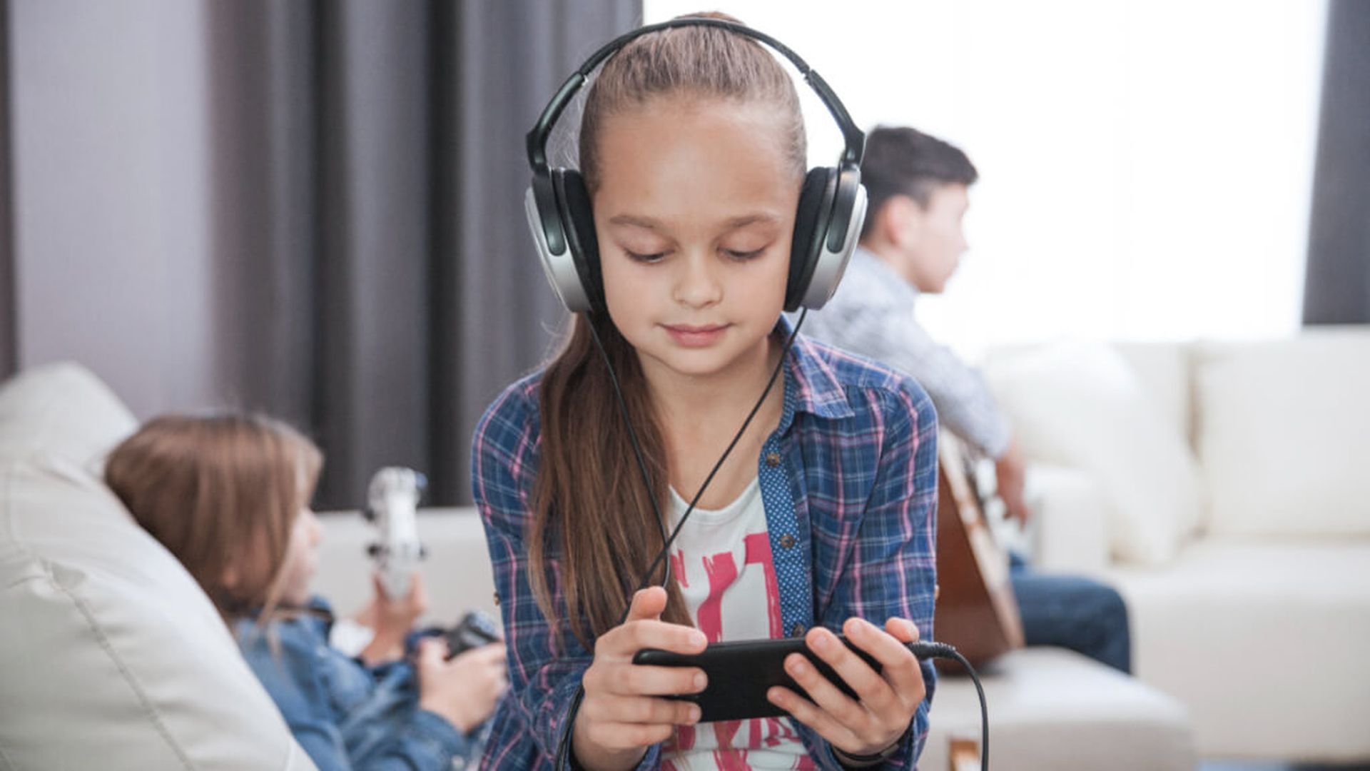 nina_tik_tokjpg_001.jpg nina_tik_tokjpg_001.jpg