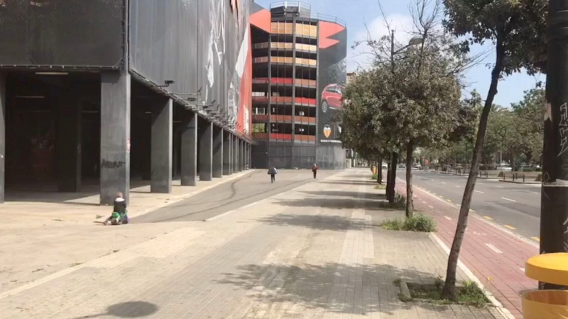 ninos_jugando_por_las_calles_de_valencia.png ninos_jugando_por_las_calles_de_valencia.png