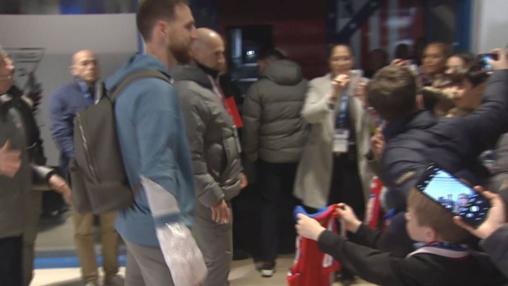 Oblak se marcha de Butarque con una mano vendada en hielo
