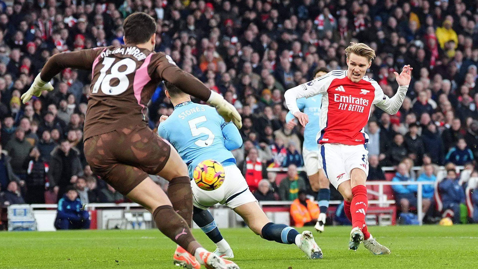 odegaard_marca_el_primer_gol_del_arsenal_al_manchester_city_foto_cordon_press.jpg odegaard_marca_el_primer_gol_del_arsenal_al_manchester_city_foto_cordon_press.jpg
